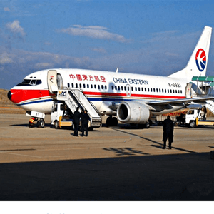 桂林航空货运航空快运业稳步发展的原因是什么？